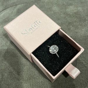 Starlette Galleria Guinevere 1.5ct Oval Ring